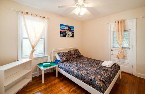 Ferndale Apartment with Yard - Near the Detroit Zoo! - Foto 10