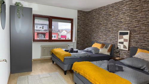 Frankfurt Work and Rest- 4 Bedrooms- 2 WCs- free Parking- 5 Queen size beds- Fast WiFi- roller shutters - Foto 5