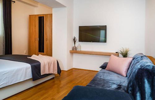 Merita Apartments with Pool - Photo 59