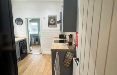 Stylish 3 Bed House in Fratton with Garden & Parking, Sleeps 6 - Foto 5