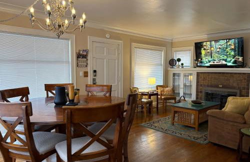 Seattle-Queen Anne--7 BR 3 BA--One Block to SPU - Foto 1