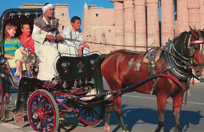 Passeio de charrete por Luxor - Foto 4