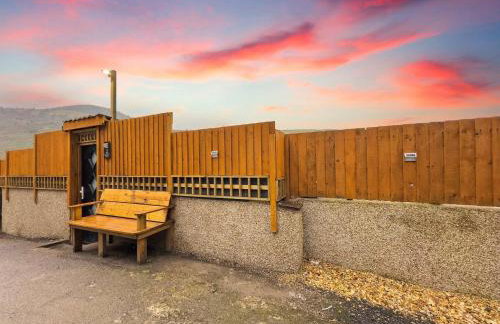 Kinky Kabin w Hot Tub, Sauna and Rooftop Garden - Foto 2