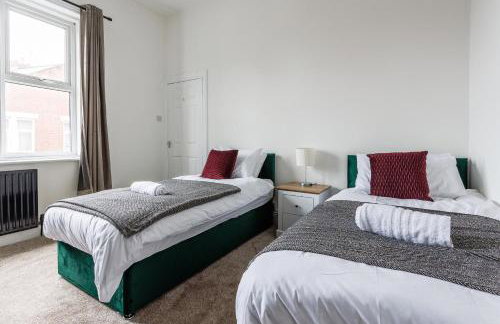 2 BR Home Perfect for Short and Long Term Stay - Foto 27