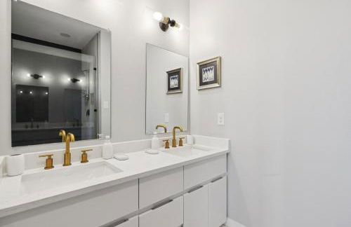 3BR 35BA Rooftop View - Walk to Alamo Dome - Foto 7