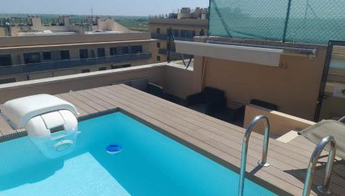 Ático con Piscina Privada y zona Chill Out - Foto 2