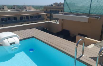 Ático con Piscina Privada y zona Chill Out - Foto 2