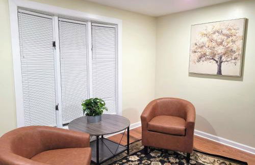 Nice big house with parking, king bed, yard - Foto 3