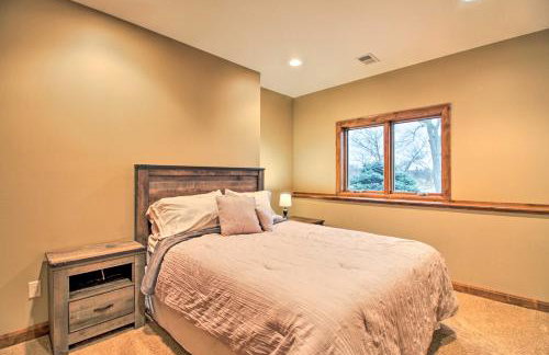 Dock, Hot Tub and Game Room Luxe Lake Latoka Home - Foto 28