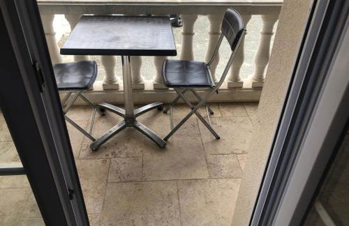 Logement 4 personnes avec piscine intérieure 31 degrés zoo de la FLECHE 24 h du Mans - Photo 11