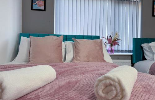 Stoneleigh Retreat 4BR Entire Home - Photo 7