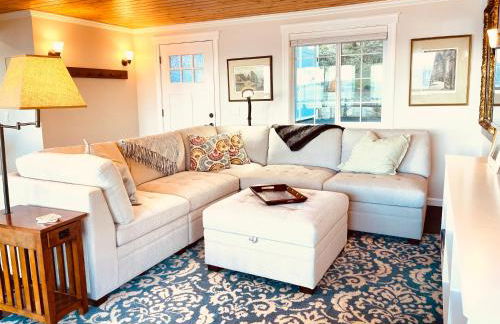 Puget Sound Chic Romantic Cottage with Private Beach Access & Gated Entry - Foto 13