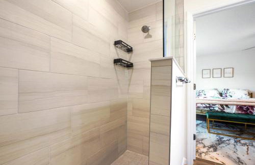 Coastal Vibes & Family Fun-Spacious 3BR, Kidz Zone, Desirable Neighborhood - Photo 15