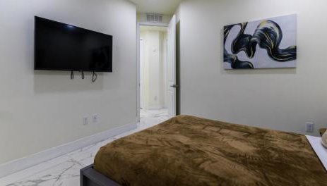 Tropical Villa wJacuzzi Big Terrace & Billiards - Foto 4