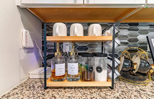 Special Deal! Raleigh Luxe Family Retreat, 15 Min to Downtown, Kids Gear, Fast WiFi for WFH, EV & Pet Friendly - Foto 55