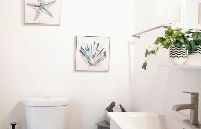 Hugo's Rental - Photo 50