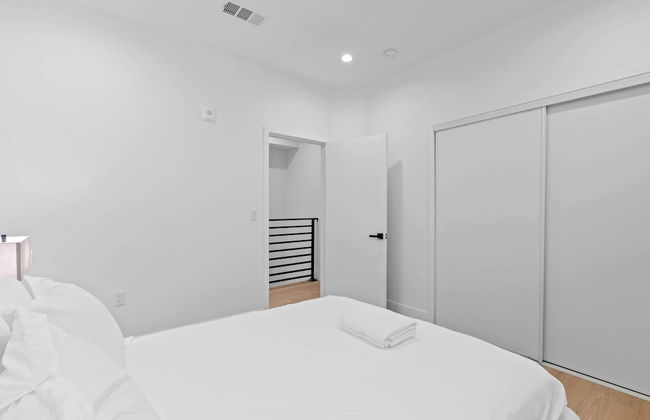 Not Affected by the Fire/modern Spacious Home With Parking & Fully Equipped Kitchen #3 - Foto 4