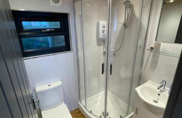 Maple Lodge Quirky Salvaged Railway Carriage with Hot Tub - Foto 20