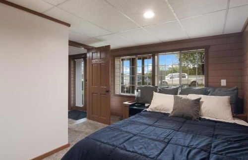 1BR Fife Lake Haven with Fire Pit & Hot Tub - Foto 14