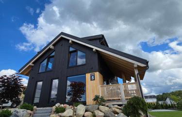 Czôrny Dąb - dom wakacyjny na Kaszubach, bilard, jacuzzi, sauna - Foto 1