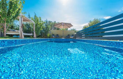 Villa Field Hill with Swimming Pool and Tennis Court - Foto 12