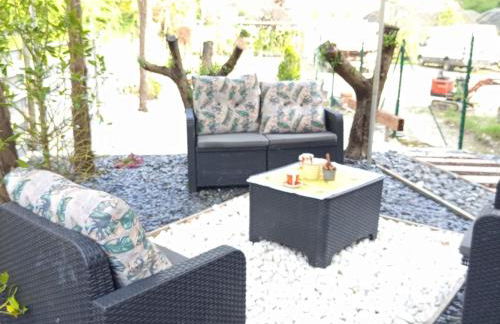 Cosy appartement RDC-terrasse et parking privé - Foto 17