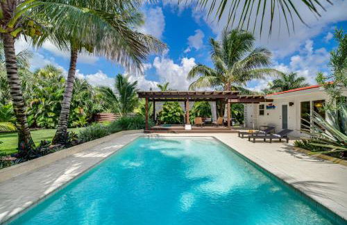 Private Oasis with Pool Walk to Melbourne Beach! - Foto 1