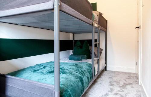 Two Bedroom House By Brookland Stays Serviced Accommodation Short Lets Manchester With Free WiFi - Foto 7