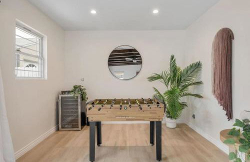 Stunning Retro Beach Oasis, Dual Living, Pool - Foto 23