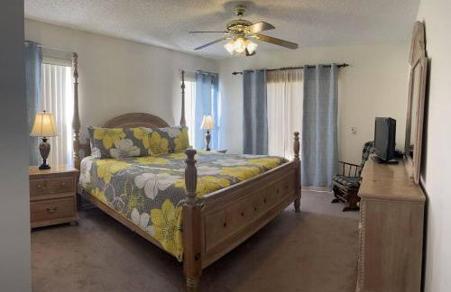 Family Vacation Home in Quiet Community with Private Pool and Spa - Foto 40