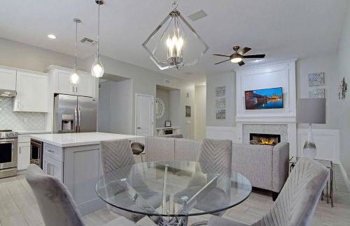 HOLLYHOCK - Pet-Friendly 4BR Heated Pool & Near Golf - Foto 13