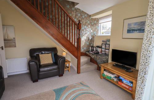 A River Runs By - Photo 4