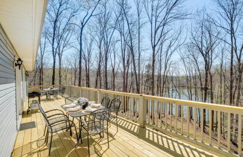 Fish, Boat and Hike Lakefront Home with Game Room! - Foto 2