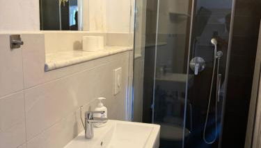 Residence Tosk House - Foto 4, Shower