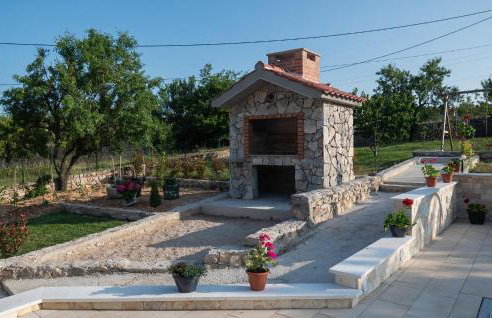 Gorgeous Home In Danilo With Wifi - Photo 15