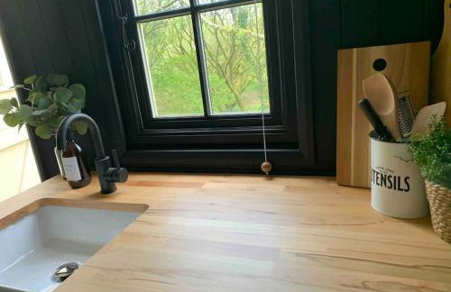 Shepherd's Hut - Sleeps 2 - Pet Friendly - Parking - Foto 37