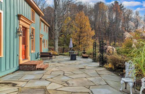 Hot Tub and Large Yard Elegant Deansboro Getaway - Foto 27