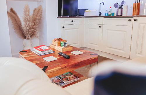 Cottage with Hot Tub - near Cheltenham and Tewkesbury - Photo 22