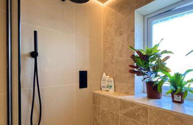 2 bedroom house near centre and private parking - Foto 20