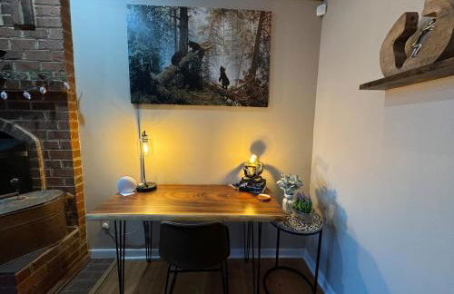 Romantic Getaway or Family Vacay with Mountain Views & Hot Tub - Foto 45