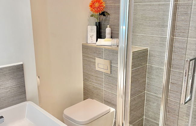 Apartment Twelve - Photo 11