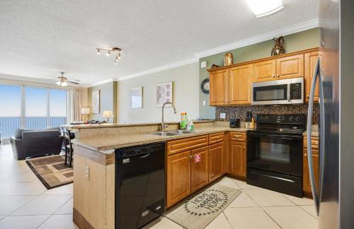 PARKING INCLUDED-Beachfront 2BD Ocean Villa! Gorgeous Amenities, Private Complex - Photo 15