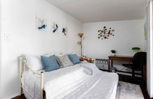 The Huddle & Hangout - 3 Bedroom House Close to ND - Foto 9