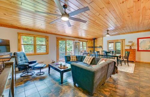 Thendara Cabin on Moose River with Game Room! - Foto 6