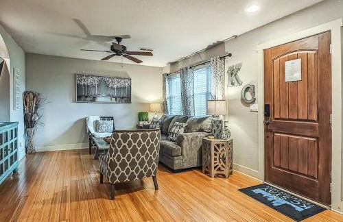 Quiet Plaza Two bedroom 2 Bathroom - Photo 32