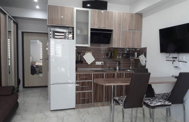 Apartment on Demokraticheskaya str 45-27 - Photo 3