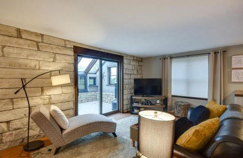 Large Home with Game Room, 4 Mi to Mississippi River - Foto 8