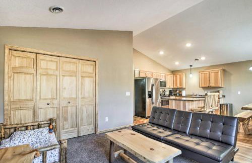 Breezy Point Cabin with Fire Pit - Walk to Lake - Foto 4