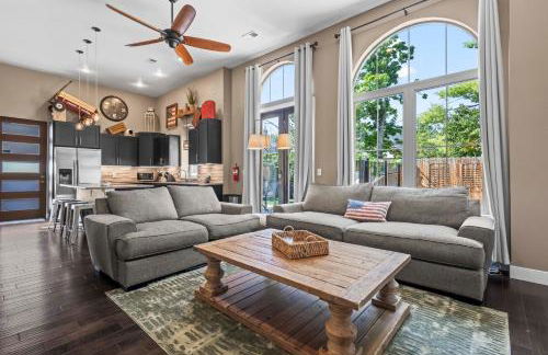 Stylish Church Conversion Walk to LoHi - Foto 1