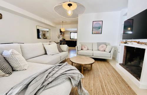 Escape to Serenity - 3 Bedroom Townhouse by the Sea! - Photo 34